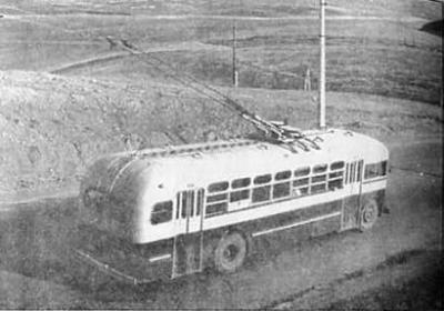 Прикрепленное изображение: Троллейбус МТБ-82 Московский ТроллейБус Тушинском авиазаводе №82 в районе Симферопольского водохранилища. 1959 год..jpg